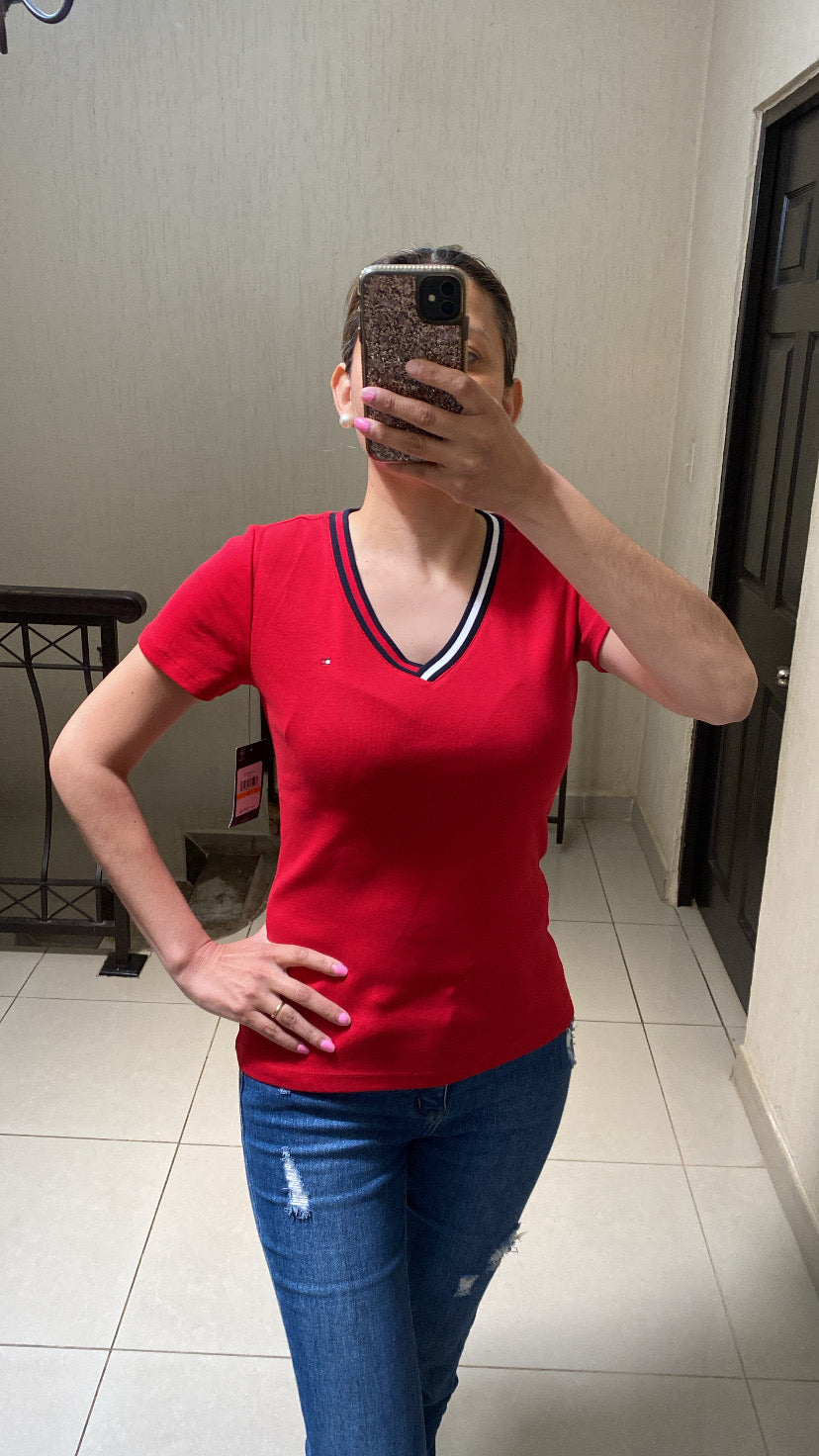 🚚ENVIO INMEDIATO-Blusa Roja TH* Talla S