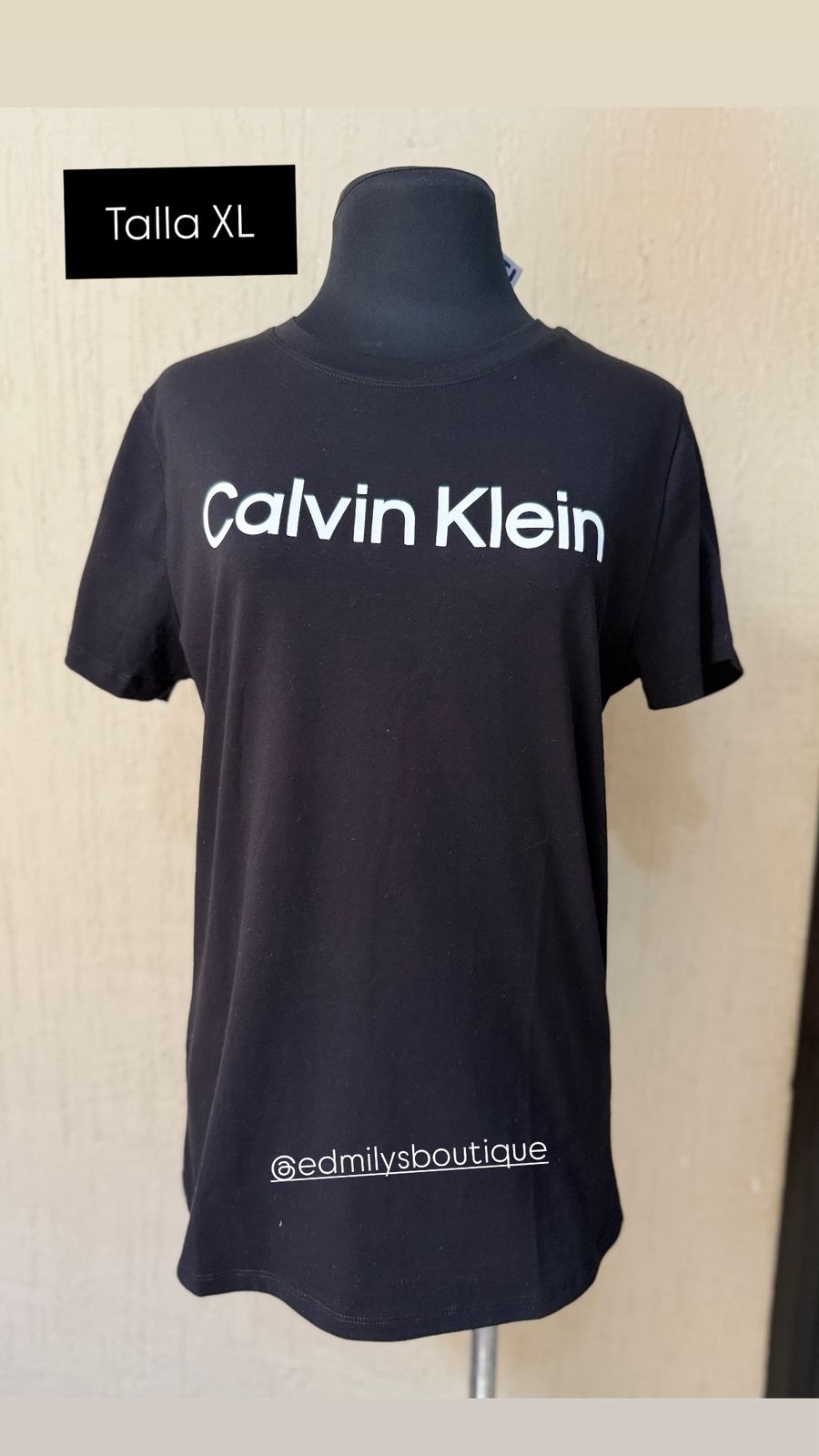BLUSA CALVIN KLEIN COLOR NEGRO